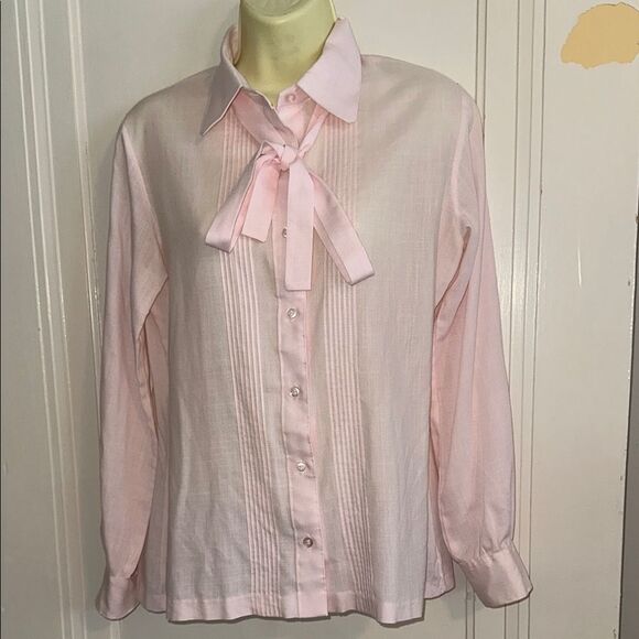 Vtg 70s Panther Light Pink Polyester/Rayon Button-Up Shirt/Removable Bow Tie - Picture 1 of 8